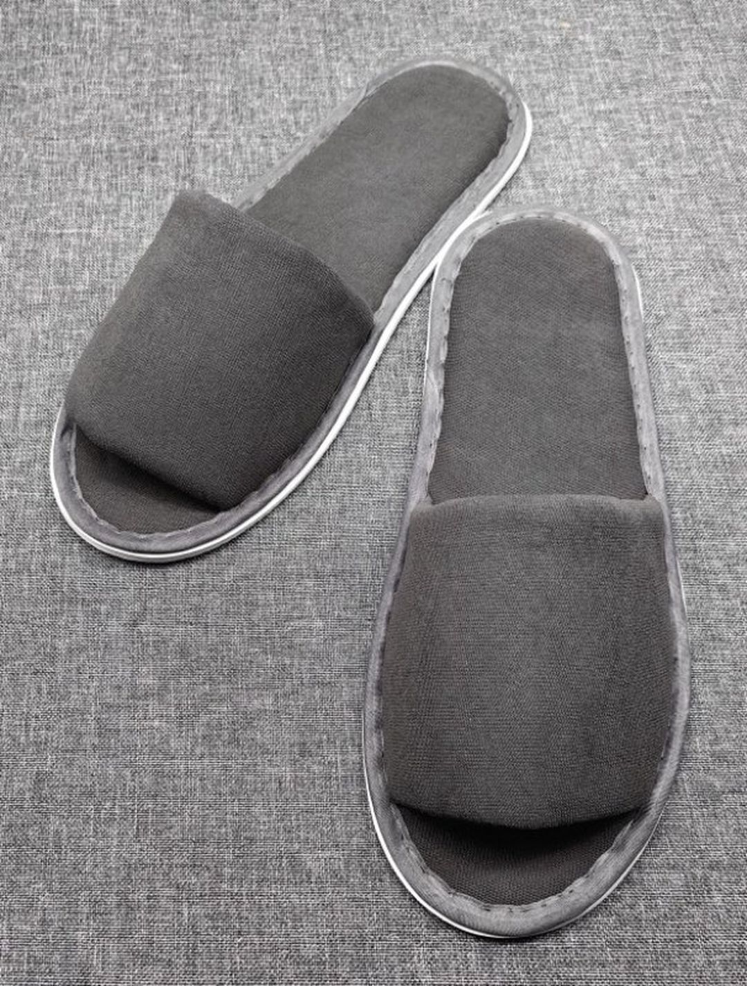 Superior Comfort, ljusgrå frottétoffla med öppen tå