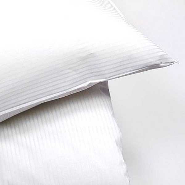 Påslakan vit/vit med smal rand 150x230 cm