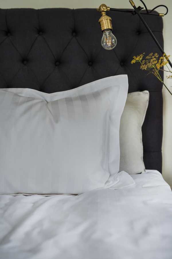 Örngott satinrand 28mm, vinge 50X60cm